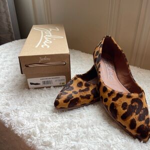 Zodiac leather “Hill” flat.  Brand new. Camel color with brown animal print.